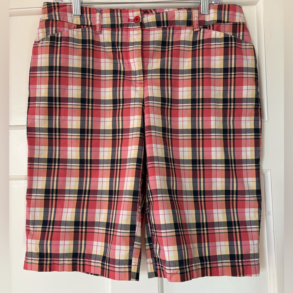 Vacation Pink and Black Plaid Bermuda Shorts Flat Front Women Preppy Size 10